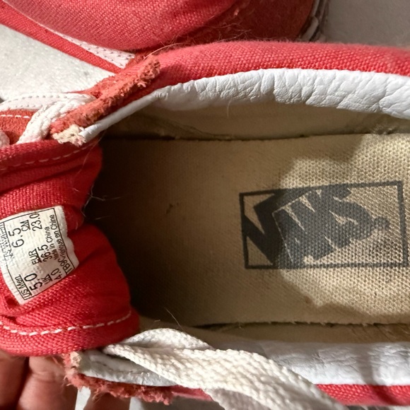 Vans Red and White Women's Sneakers - Picture 2 of 3